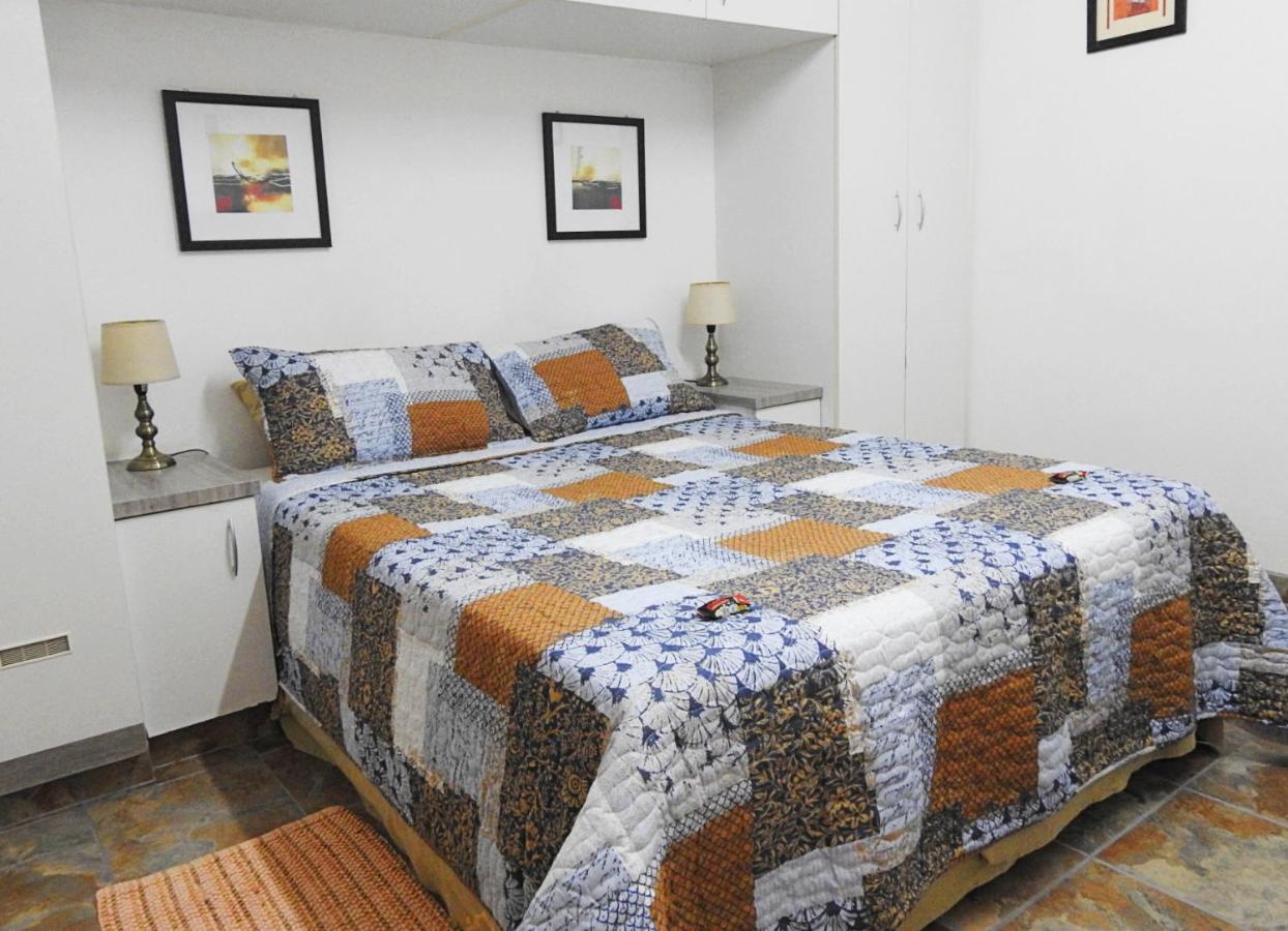 Economy Queen Room