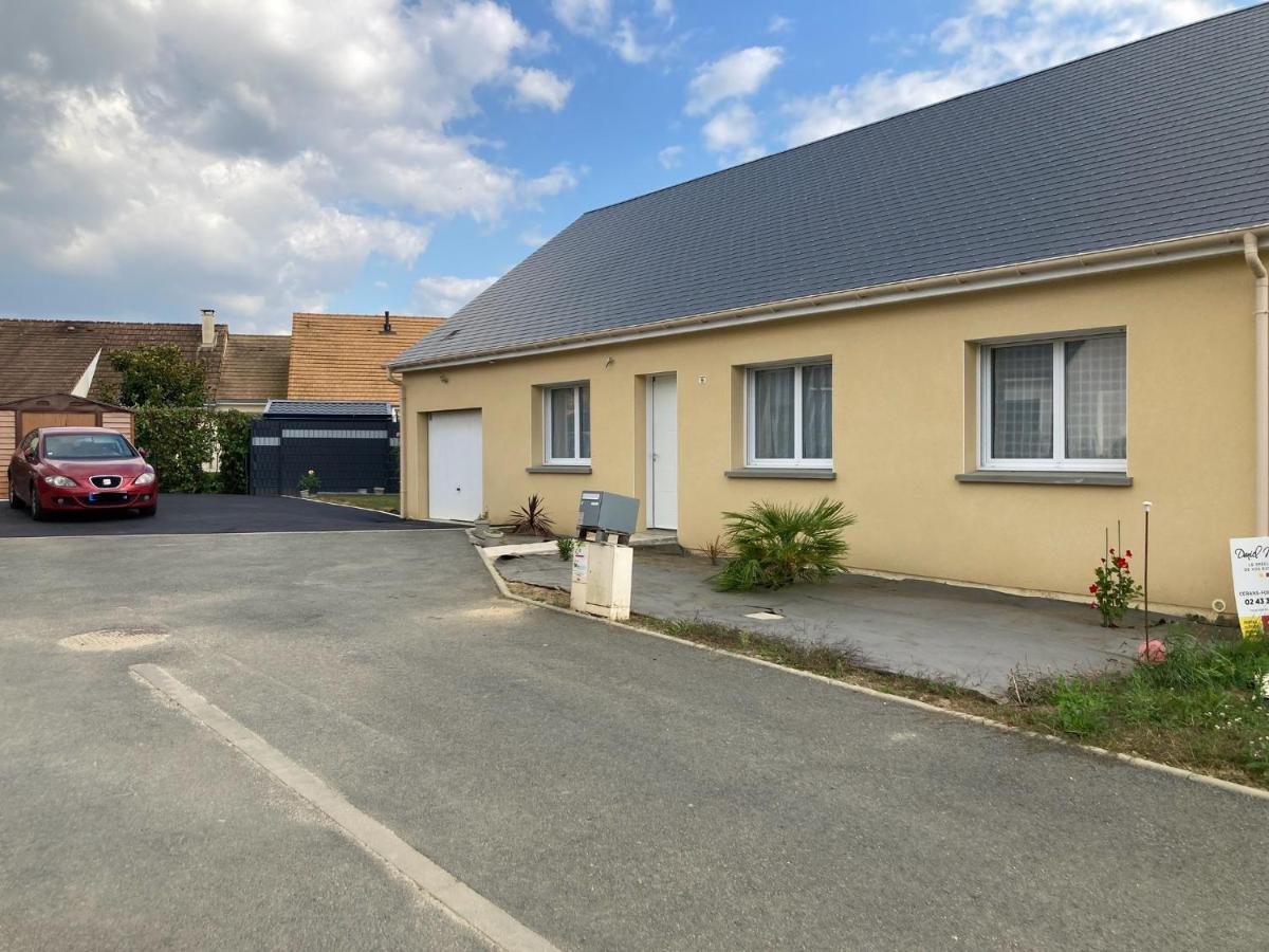 Maison de lotissement proche circuit des 24h - B&B