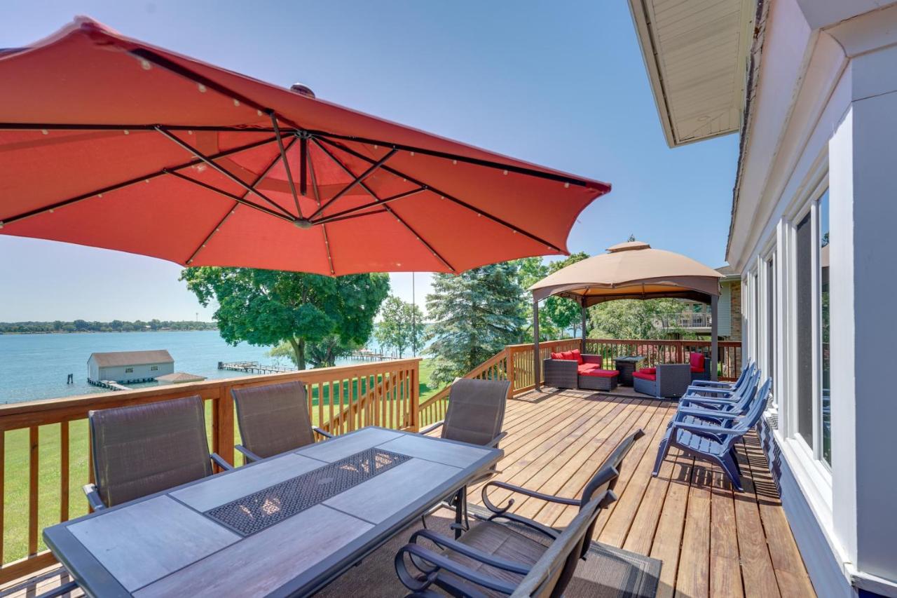 Riverfront St Clair Home - Walk to Downtown! - B&B