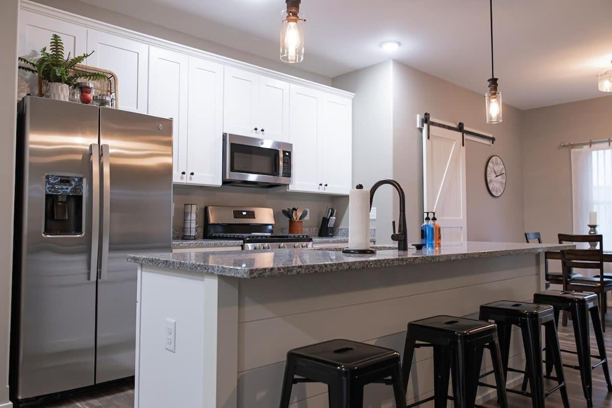 Brand new 2 bed with office - B&B