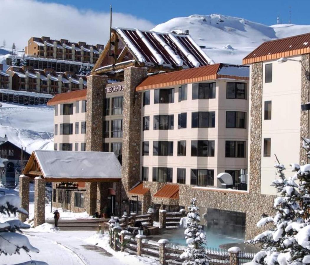 Walk To Mountain Base Studio For 4 & Pool - B&B