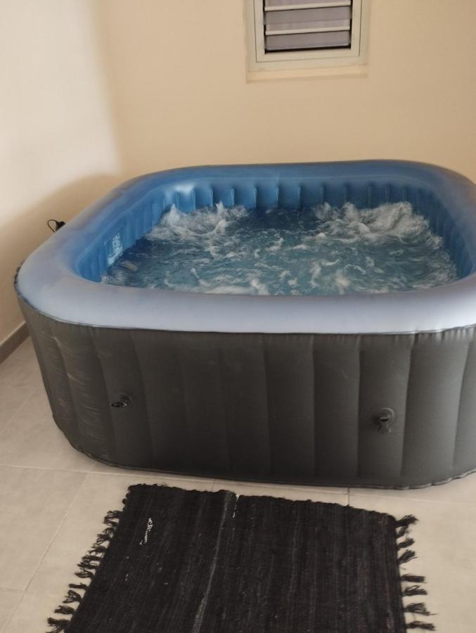 Charmant logement situé à la campagne avec Spa - Ferienwohnung Le Robert