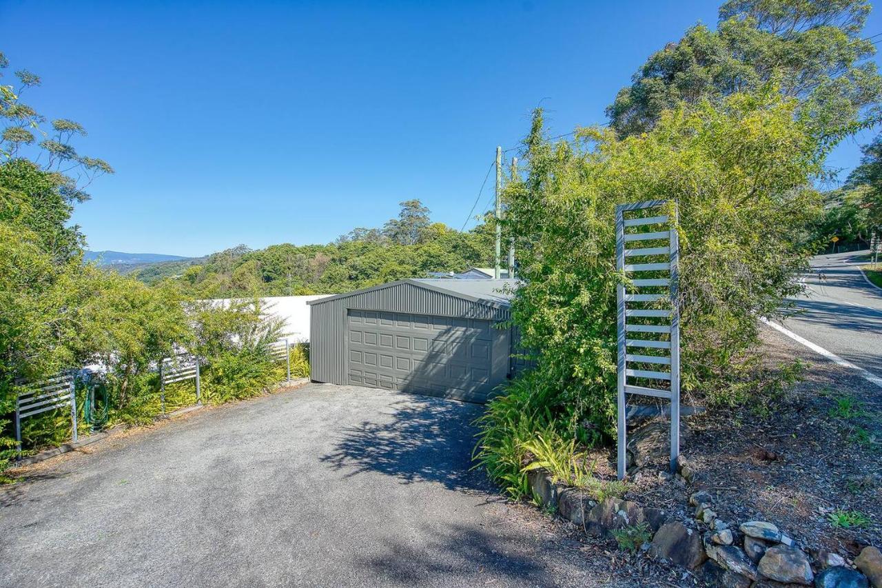 Misty Mountain View - A Tree-lined Tropical Oasis - Bed and Breakfast