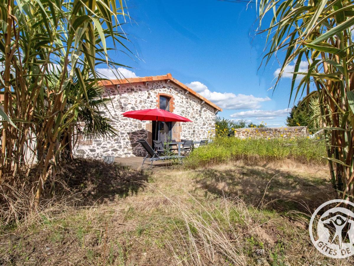 Gîte Moderne et Confortable Proche Cholet, Nantes et Puy du Fou, avec Terrasse et Près d'un Étang - FR-1-622-43 - Ferienwohnung