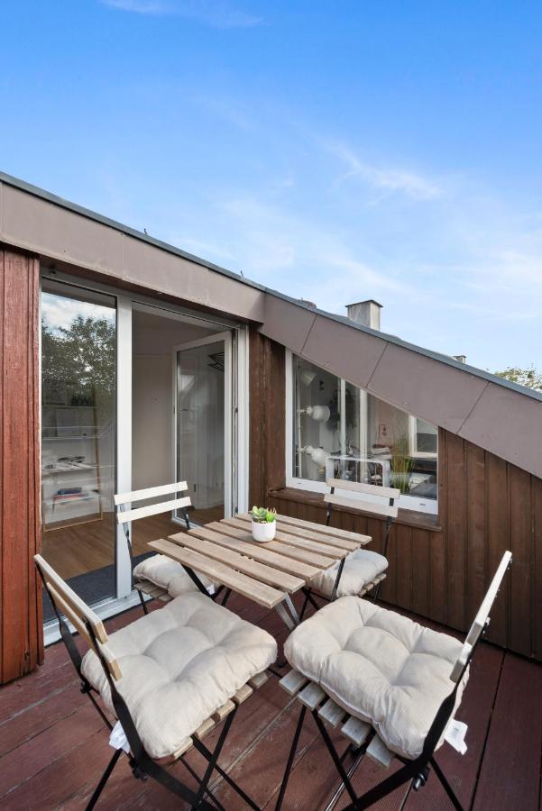 BackHome - BUSINESS&FAMILY - Parken, 3-Zimmer, SmartTV, Balkon, Waschmaschine, ruhige Stadtrand-Lage, Netflix, 60qm, 24h Checkin - Bed and Breakfast