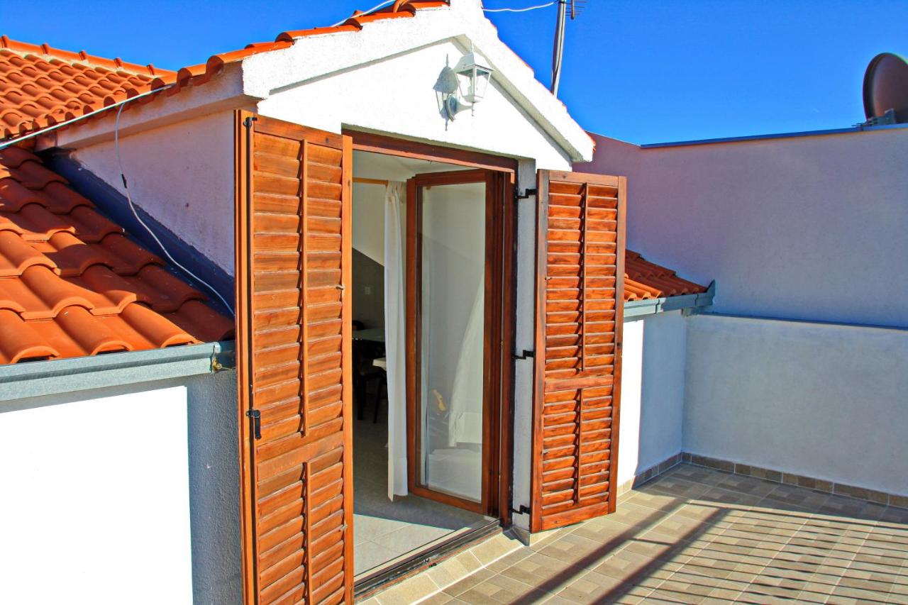 Apartments Vrvilo - Ferienwohnung Rogoznica