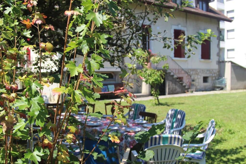 Belle villa savoyarde typique Lac 4 mn à pied - B&B