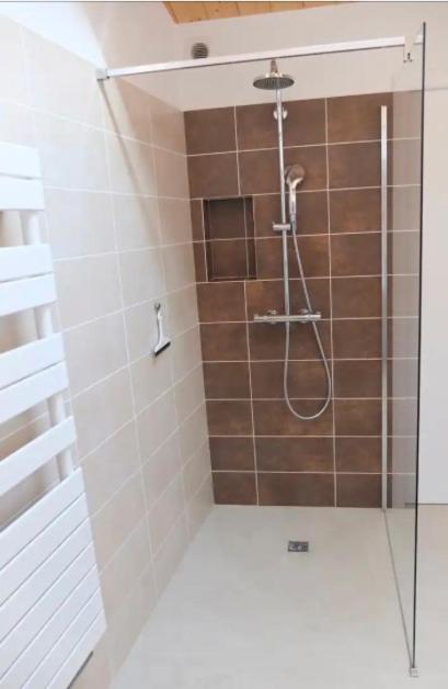 Chambre indépendante avec salle de bain - Chambres d’hôtes