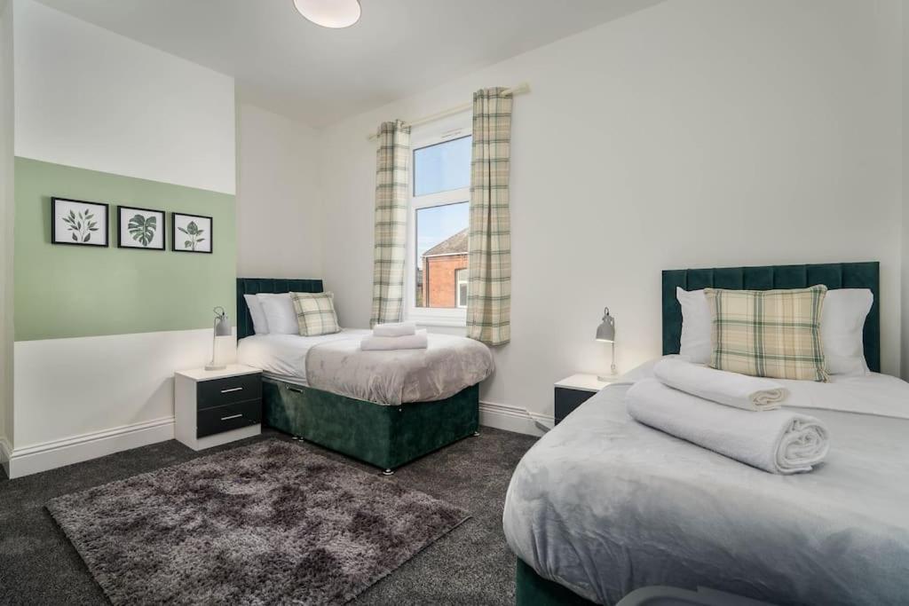 Stylish Home, Sleeps 6, Free Parking, Smart TV, Free Wi-Fi, Perfect For Groups - B&B