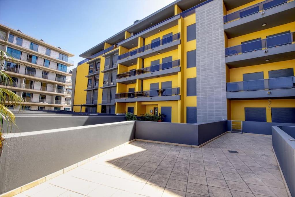 Parque Atlântico Modern Seaview Apartment with Pool and Tennis Court - B&B