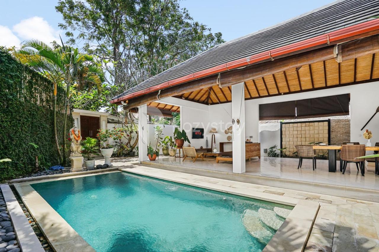 Jaya Villa by Kozystay - Canggu - Bed and Breakfast Canggu