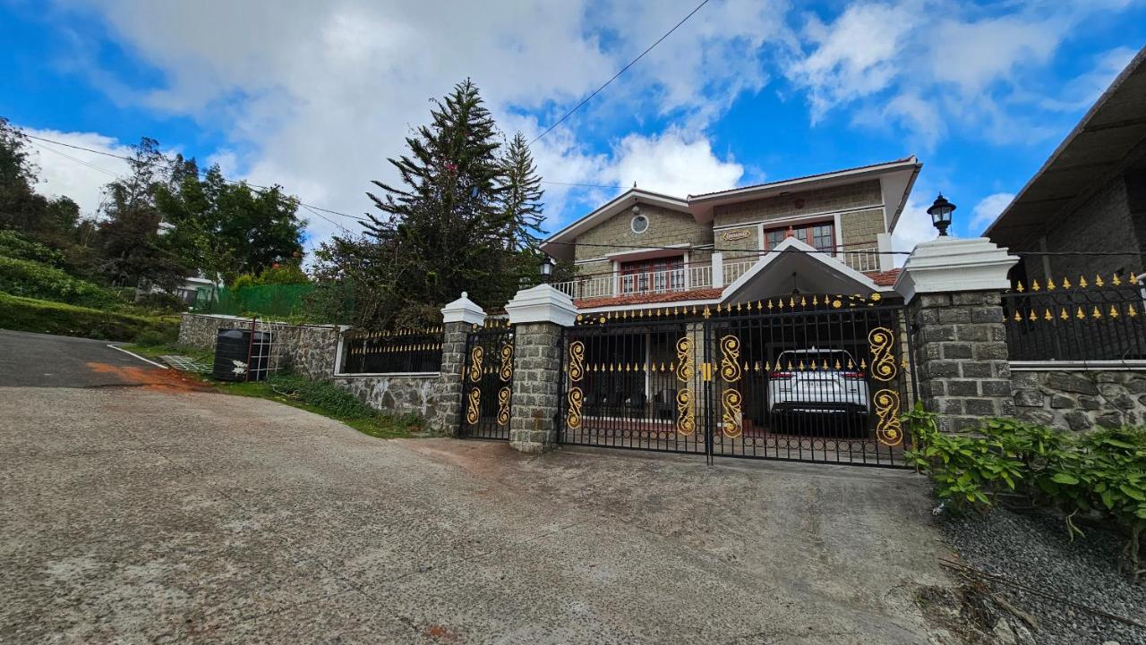 Lakshmi Illam Guesthouse for Families only - B&B