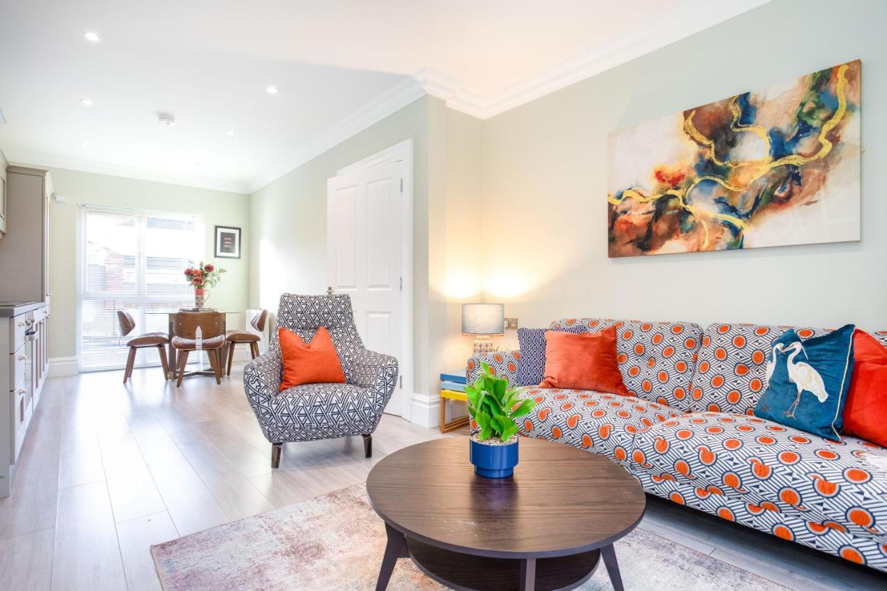 5 Star - The Ulsterville Residences - Free On-site Parking - B&B