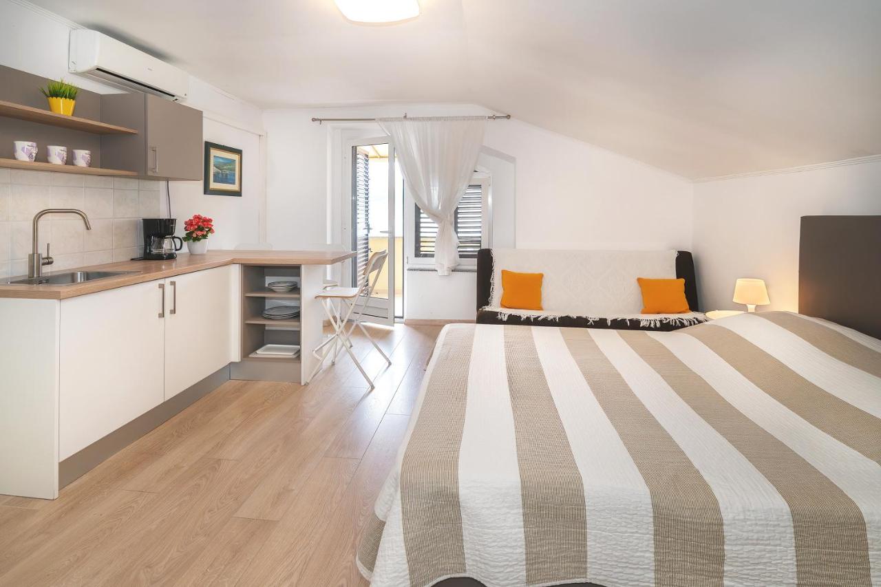 Studio with Sea View