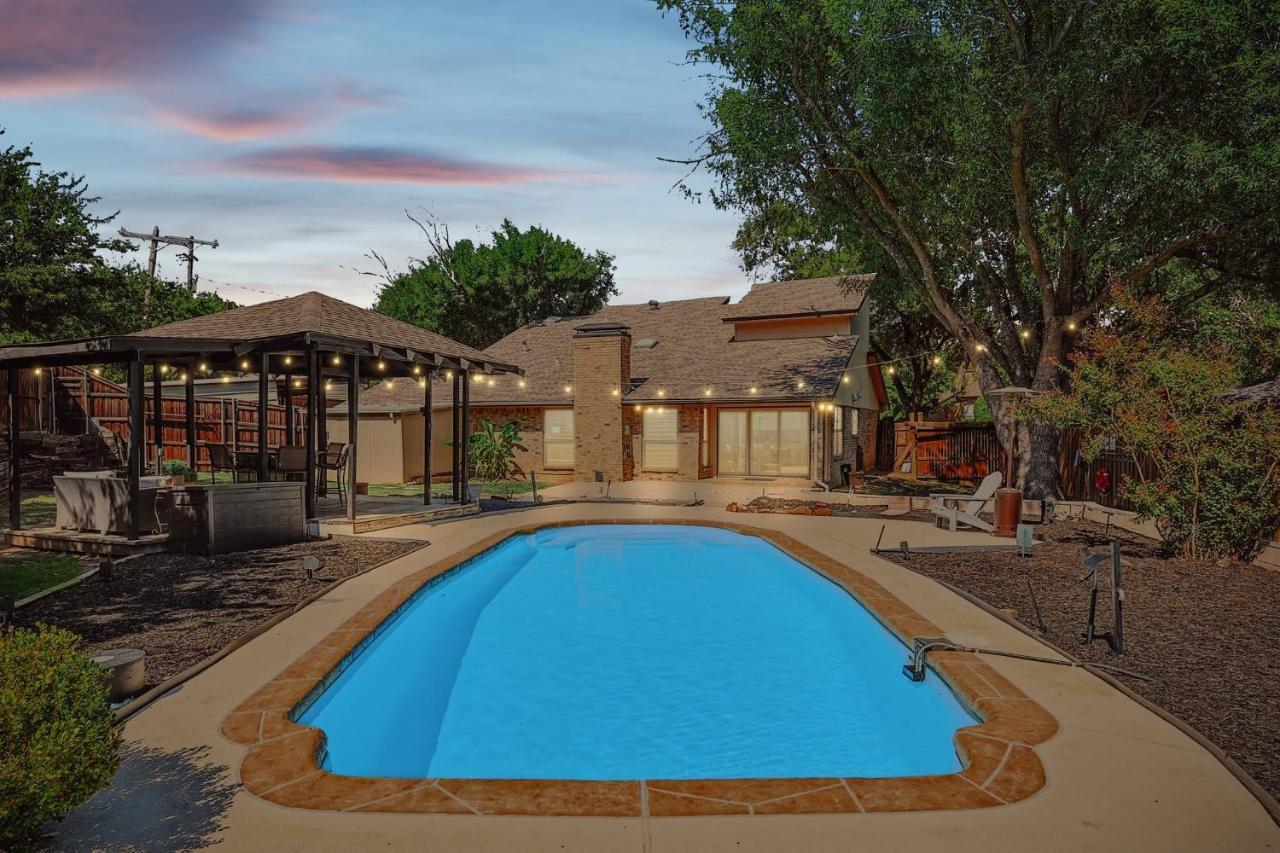 3BD Retreat with Pool & Patio Mins to Attractions - Ferienwohnung Irving
