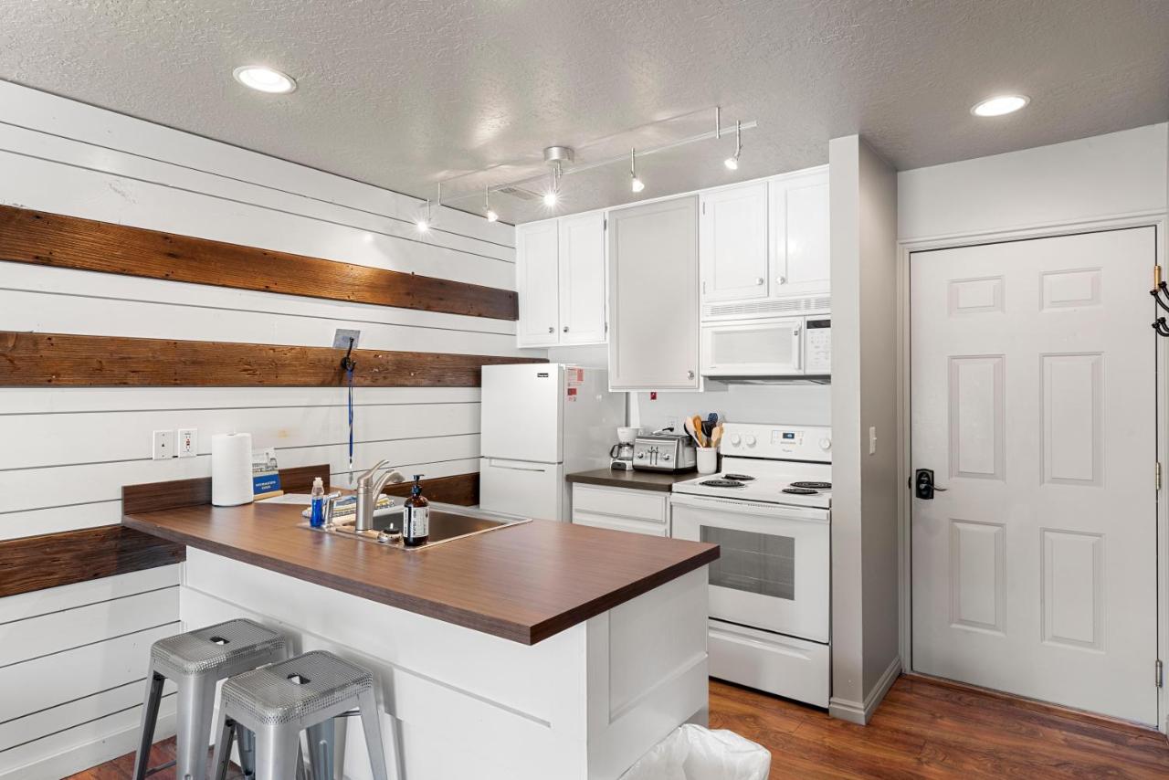 Condo #202 - Inn Bldg - B&B