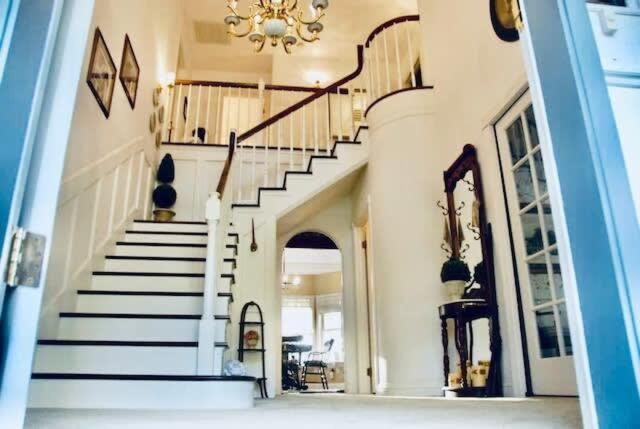 Pinkies Place-Hot Tub-Sleeps 11-Pet Friendly - Chambres d’hôtes Ahwahnee