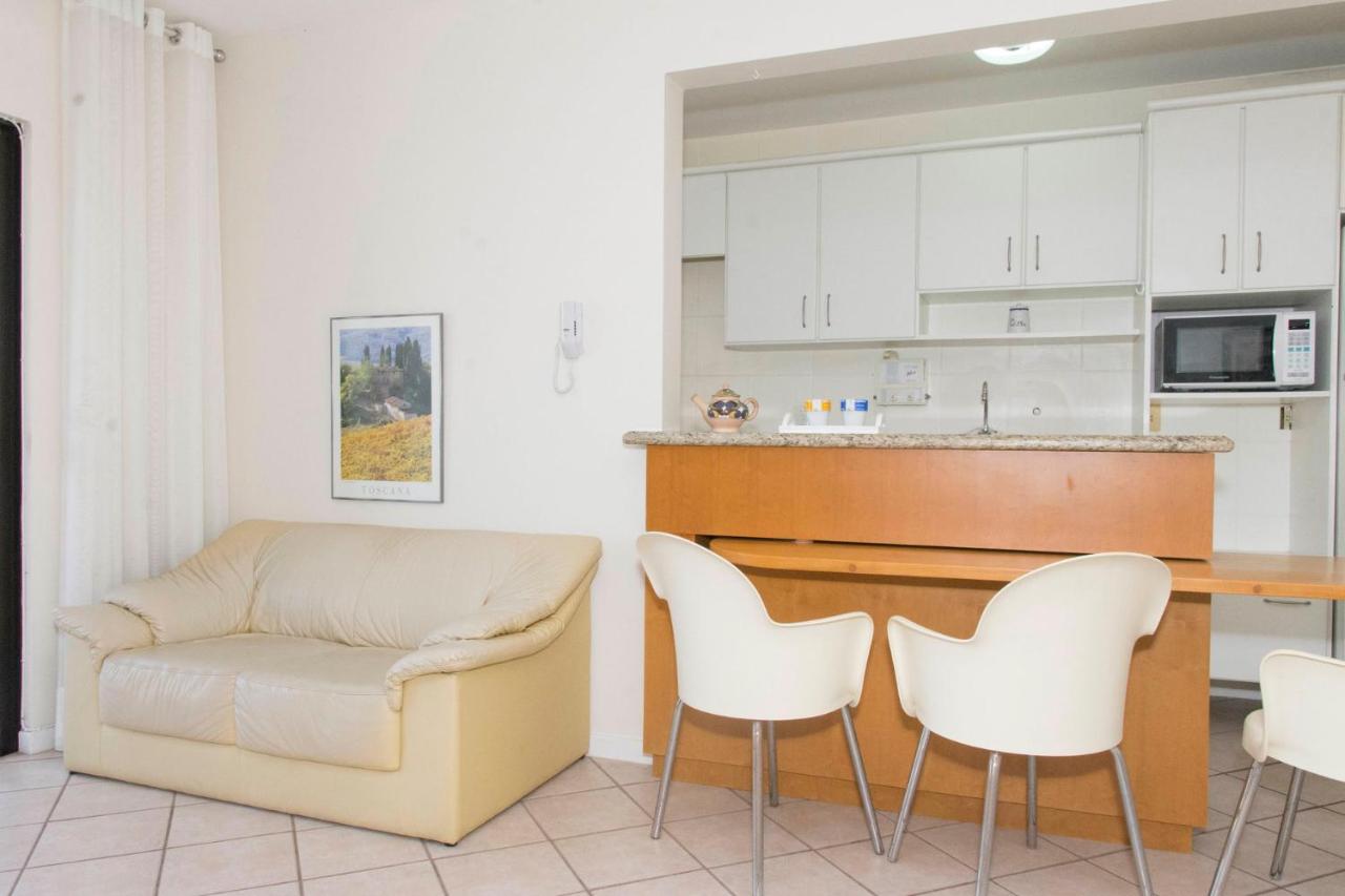Pé na Areia, Ap Reformado nas Gaivotas ING12 - B&B