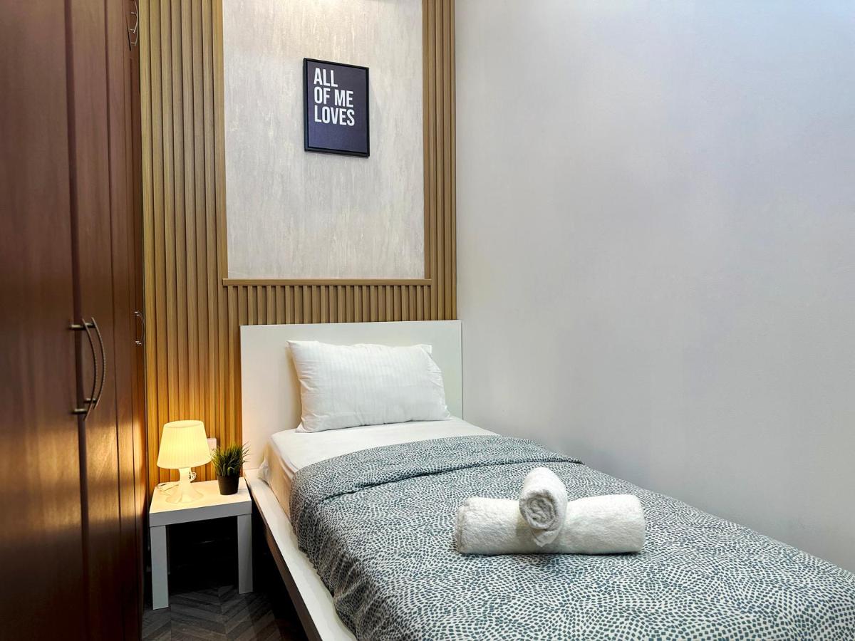 Canvas Partition Room in Barsha Heights Near Metro - B&B Dubai