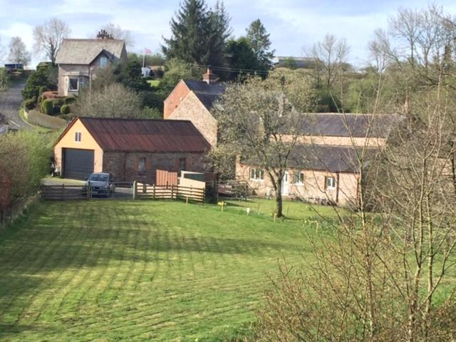 FREE HOT TUB use, Exclusive Idyllic Large Themed Cumbrian Mill Countryside 100s 5star most loved - B&B Carlisle