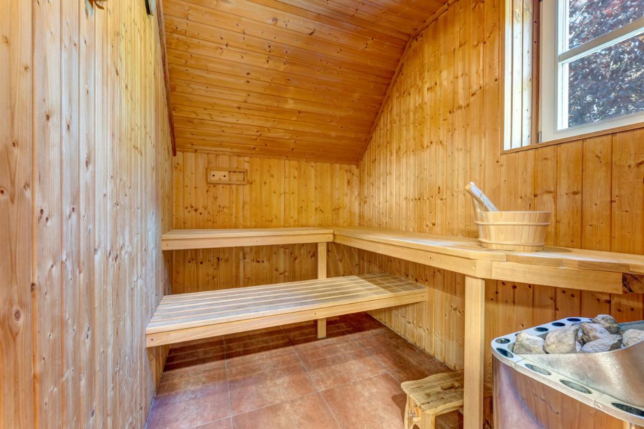 Küstenhaus mit Sauna und Kamin ca 400 vom Ostseestrand - B&B Koserow