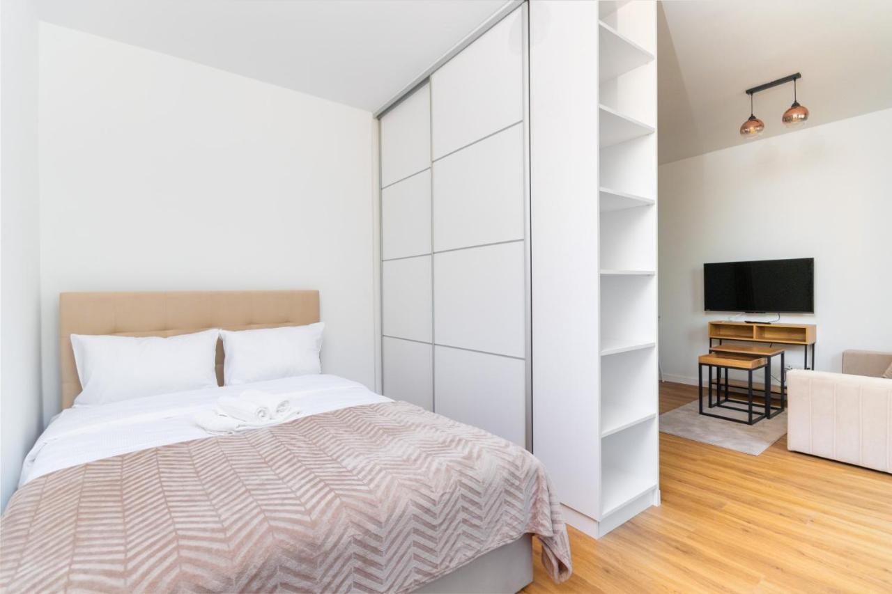 Park Skowroni Cosy Apartment by BookingHost