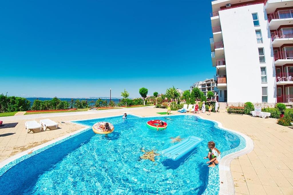 Roof top sea view apartment 167,2ložnice,4-7 osob - B&B Saint Vlas