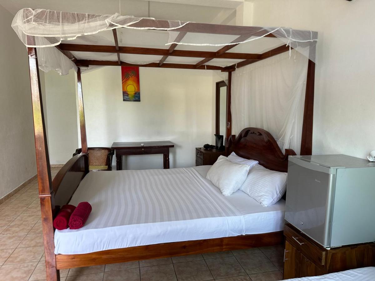 Standard Triple Room with Sea View