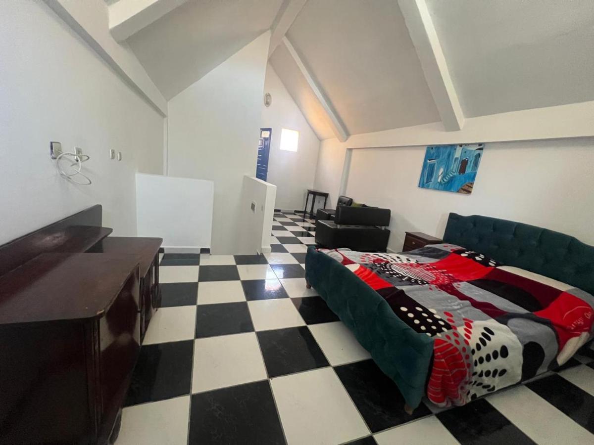 Maison Anglaise sur 3 niveaux à deux pas de la plage - Chambres d’hôtes Tachliwiyn
