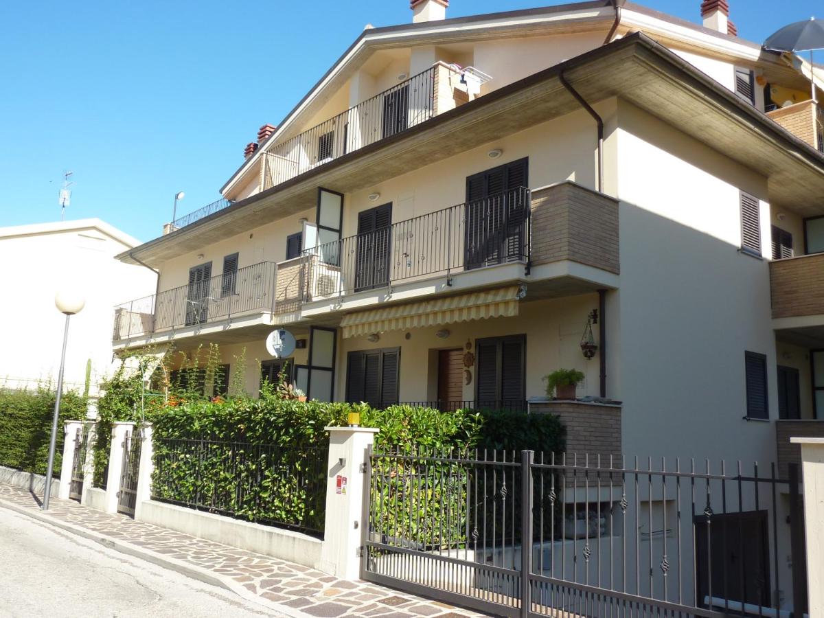 Ficus Pineto Vacanza - Ferienwohnung Pineto