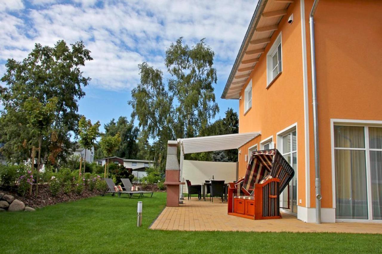 Ferienhaus Koserow mit eigener Sauna und Kamin, 4 Schlafzimmern, ca 650m zum Ostseestrand - Chambres d'hôtes Koserow