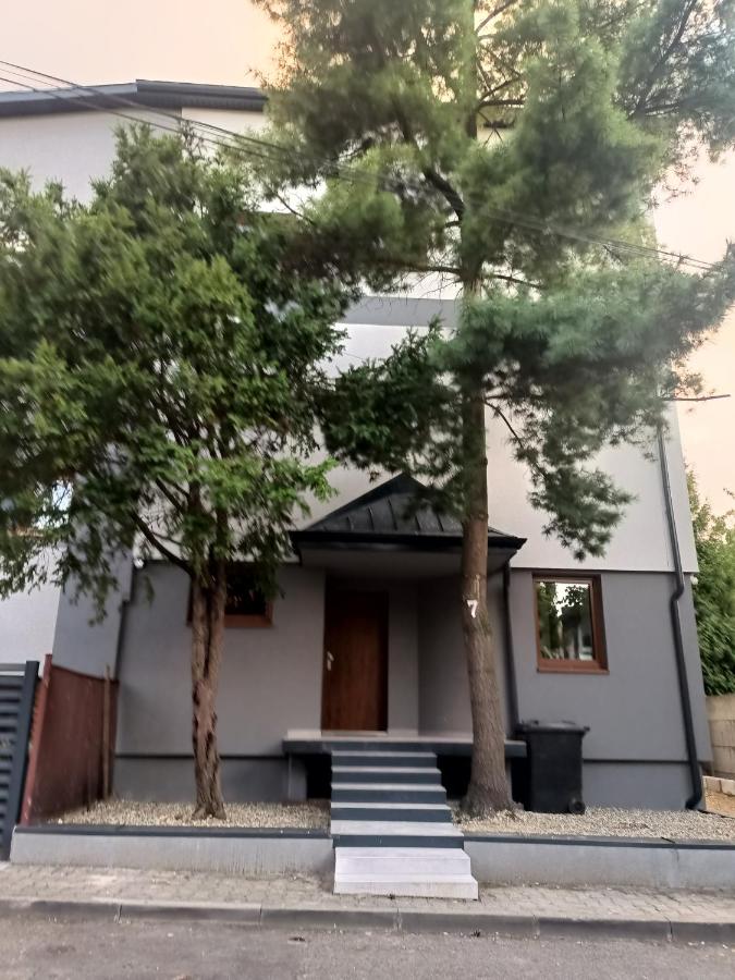 Deluxe Studio