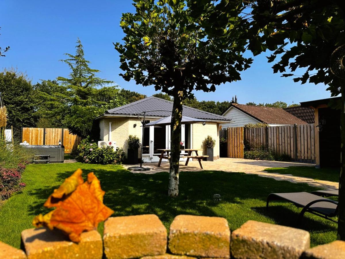 "Huisje op de Veluwe" met privé Jacuzzi en Bar! - Bed and Breakfast Ermelo