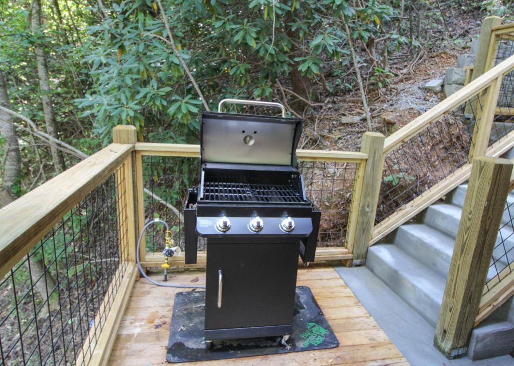 Stunning Lovers Getaway in Gatlinburg,New!Free Tickets 2 Dollywood,Anakeesta,Ziplining,Aquari & More - B&B Gatlinburg