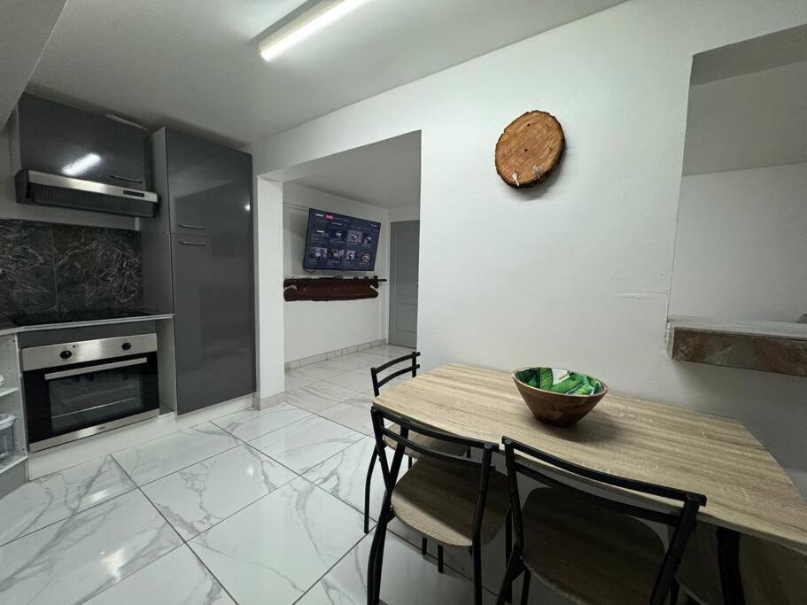 Plezi Location T2 Nature, Trois-Ilets - Chambres d’hôtes Les Trois-Îlets