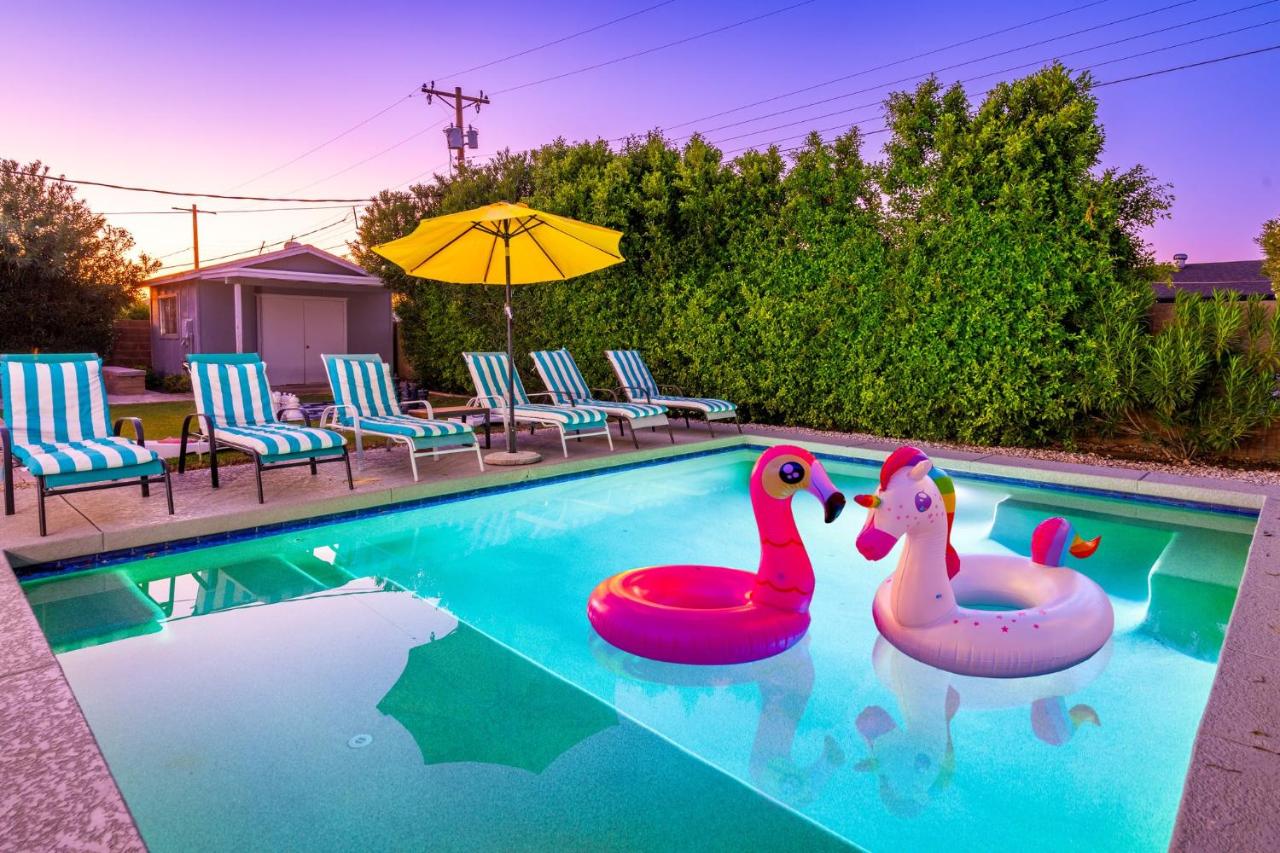 Ultimate, Scottsdale Getaway! Pool, BBQ, Sleeps 14 - B&B Scottsdale
