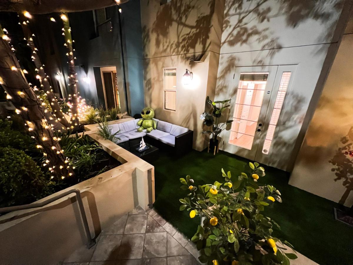 Beautiful 2 BD 3 Beds in Heart of Encino 105 - Ferienwohnung