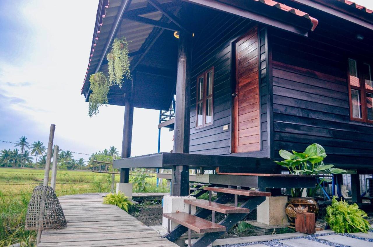 ทรัพย์ในดิน ฟาร์มสเตย์ - Bed and Breakfast