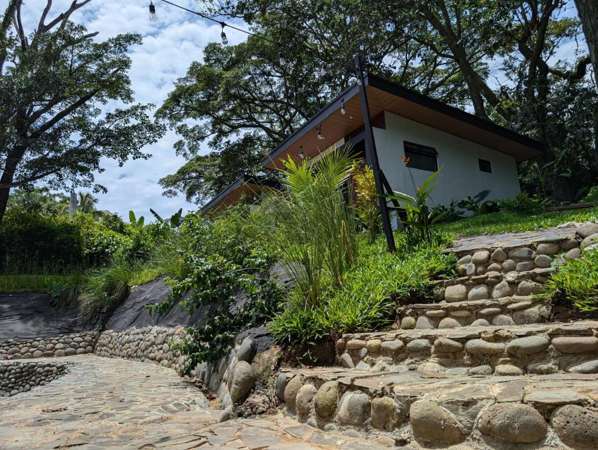 Fully furnished lodge with hot tub and pool - Alto Castillo - B&B