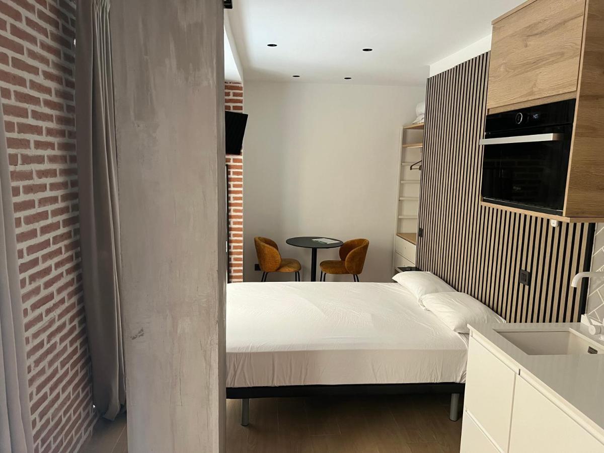 Studio Apartment Exterior 1st Floor