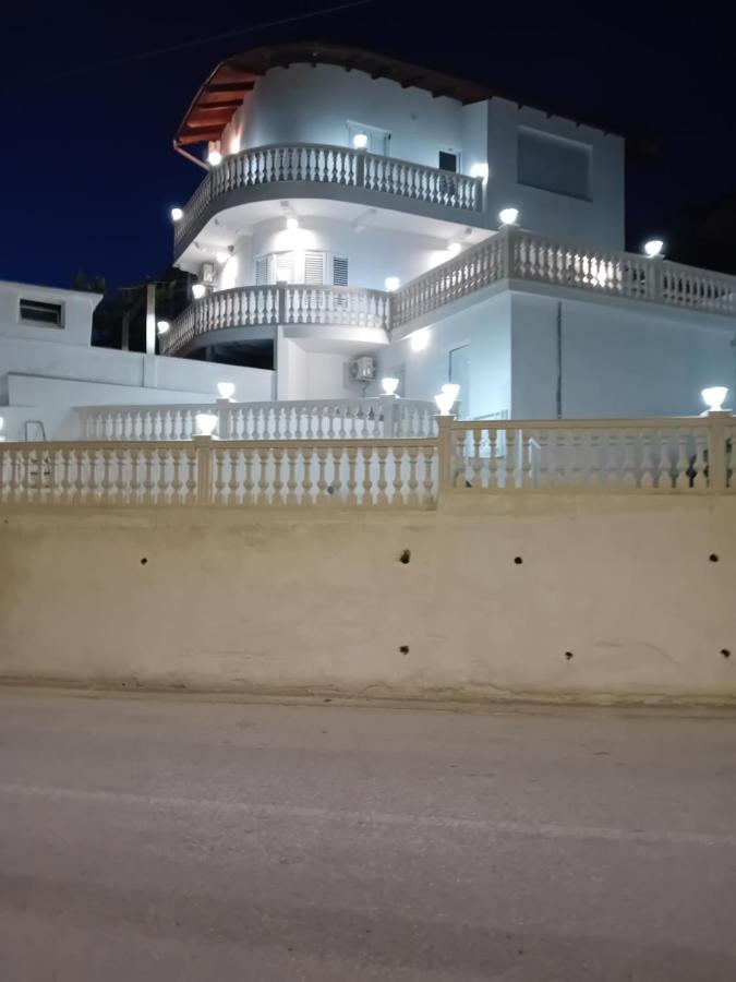 Zhupa Guesthouse - Chambres d’hôtes Dhërmi