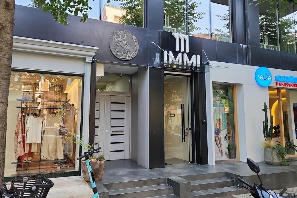 City Views Apartment Blloku - City Center - B&B Tirana