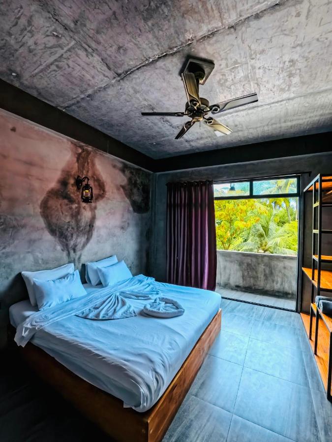 Dreibettzimmer mit Balkon
