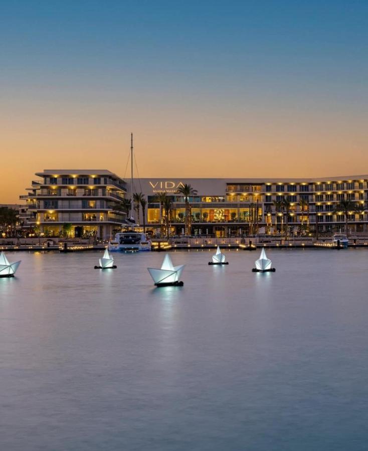 Vida Marina marassi hotel apartment with extra fees for beach or pool access شقة فندقية عائلات فقط في أوتيل فيدا مراسي مارينا دخول شاطئ البحر او حمام السباحة برسوم إضافية - Chambres d'hôtes El-Alamein