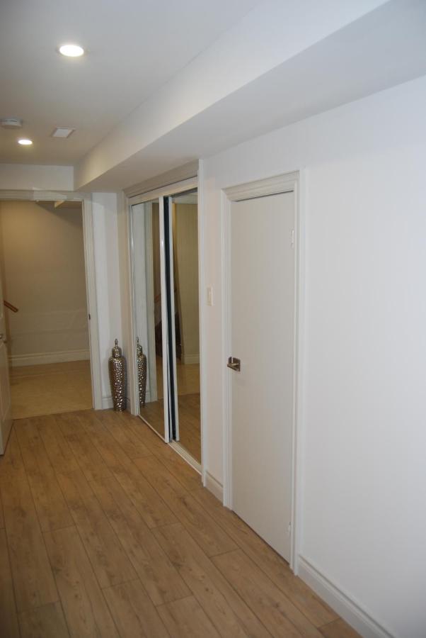 Modern 2-BR Basement Apartment - B&B