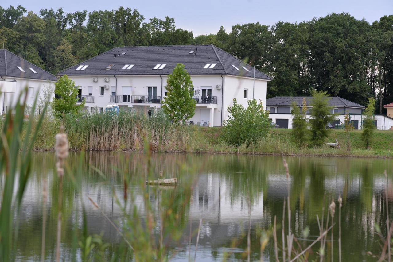 Lakeside Luxury Apartman Sárvár - Ferienwohnung