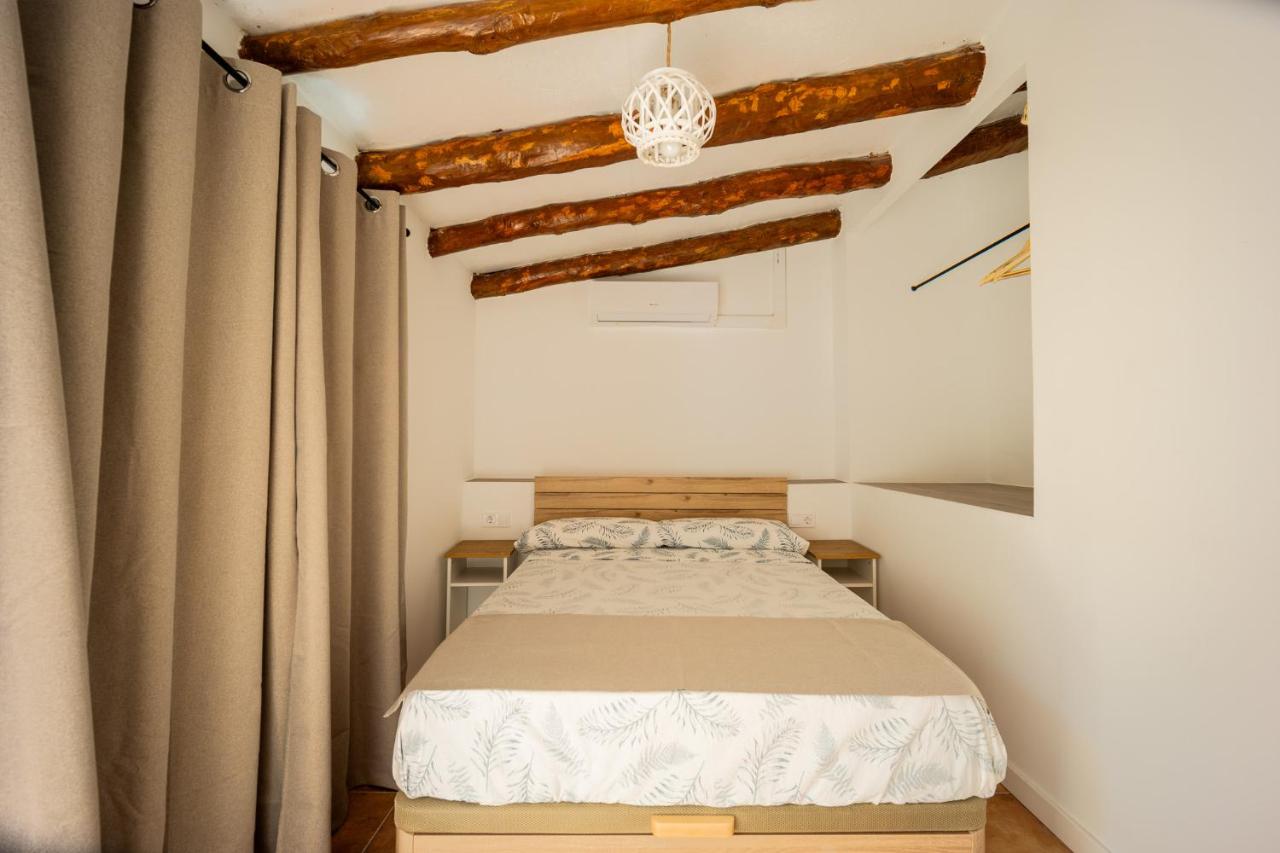 Doppelzimmer mit Balkon und Gemeinschaftsbad