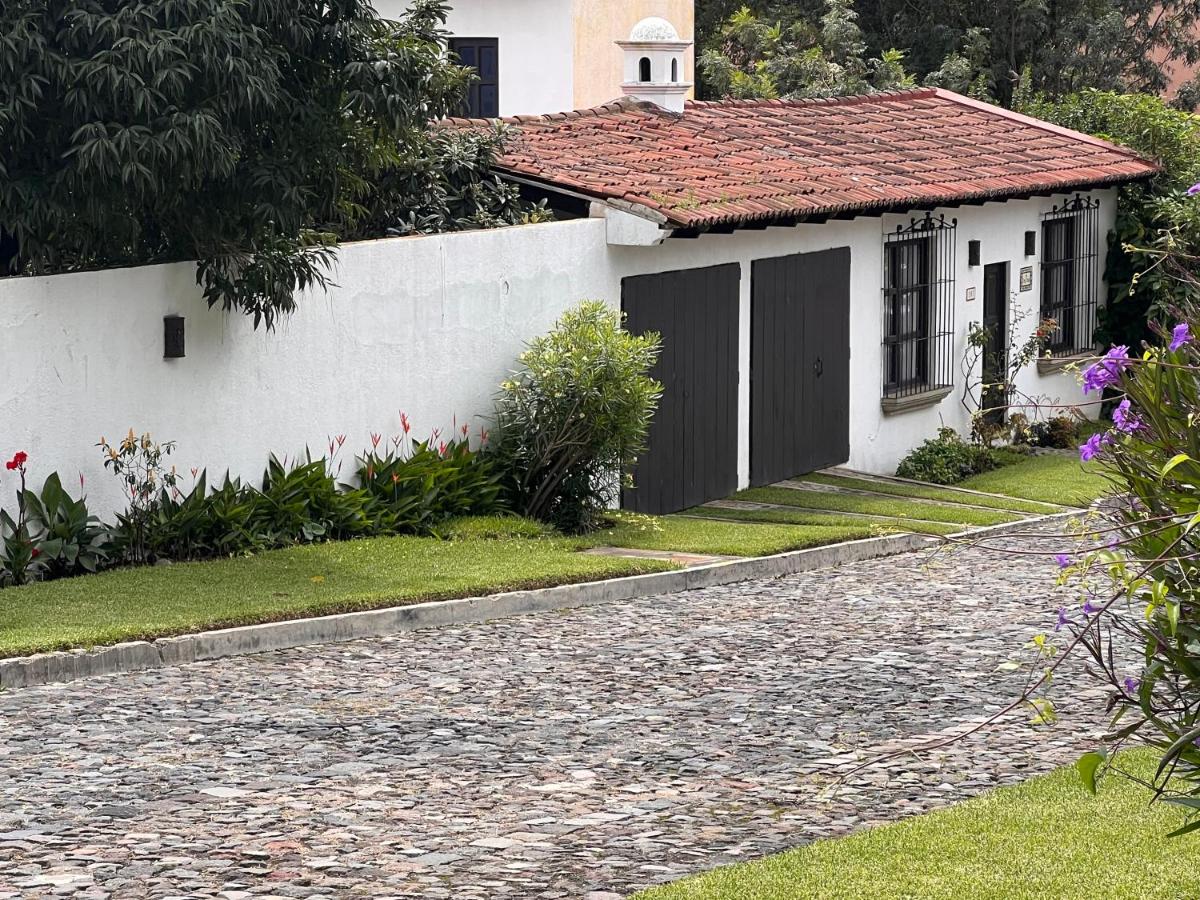 Azvlik - B&B Antigua Guatemala
