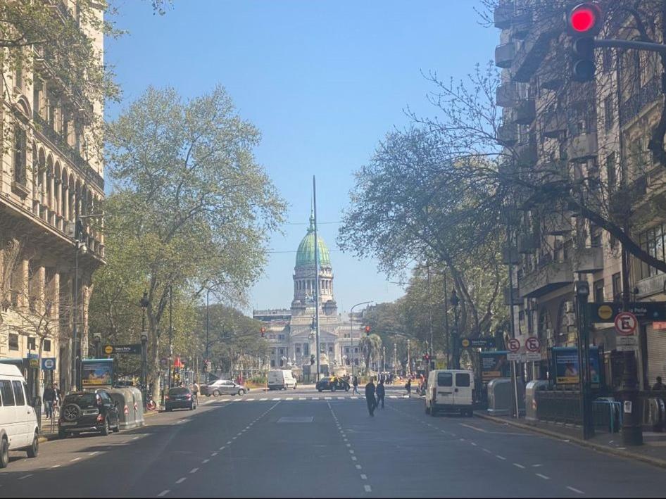 Av de Mayo 1316 - Buenos Aires - B&B Buenos Aires