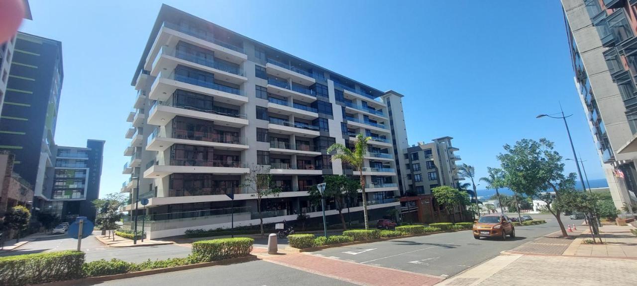 Umhlanga Rox - 2 Bedroom apartment with sea view - B&B Durban